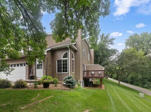 100 Primrose Ct, Vadnais Heights, MN, 55127-6145 | Card Image