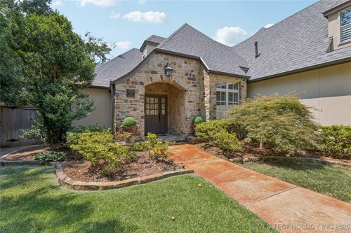 2310 S Columbia Pl, Tulsa, OK, 74114-3231 | Card Image