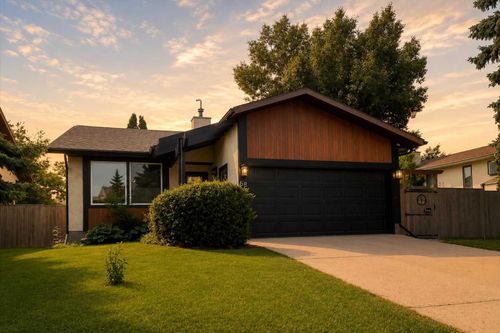 60 Conners Cres, Red Deer, AB, T4P2J3 | Card Image