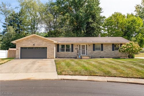 367 Woodlawn Reserve Road, Akron, OH, 44305 | Card Image