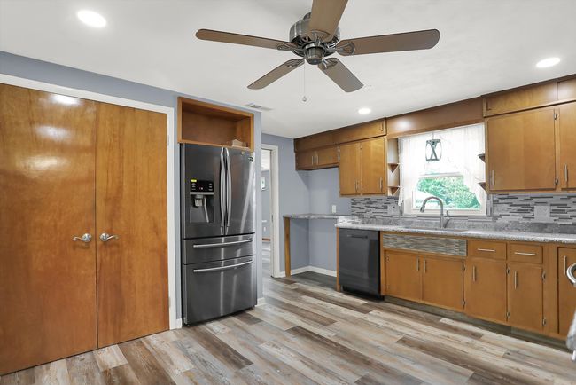 2220 E 7 Th St, House other with 2 bedrooms, 2 bathrooms and null parking in Anderson IN | Image 14