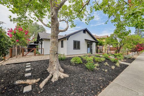 1652 Voorhees Cir, Saint Helena, CA, 94574-2064 | Card Image