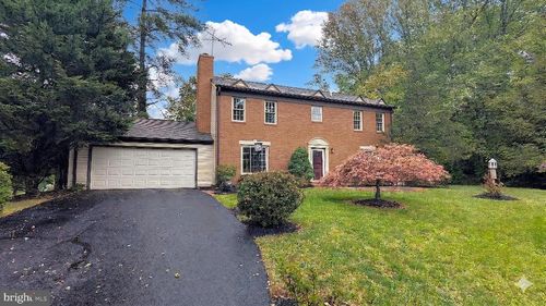 1835 Batten Hollow Rd, VIENNA, VA, 22182-1915 | Card Image