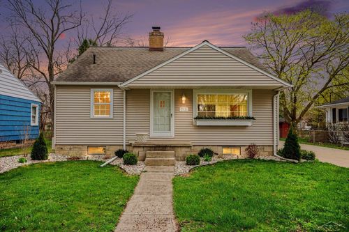 715 Maple Street, Essexville, MI, 48732 | Card Image