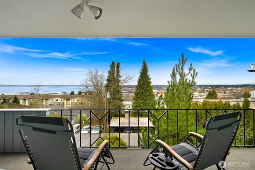 apt-5-921 High St, Bellingham, WA, 98225-5647 | Card Image