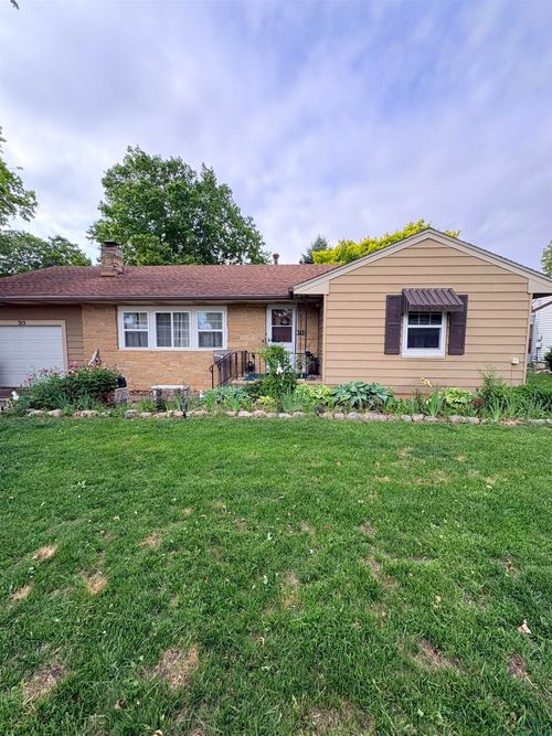 315 E 9th St, Storm Lake, IA, 50588-2023 | Card Image