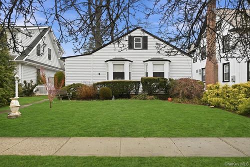 163 Elm St, Roslyn Heights, NY, 11577-1209 | Card Image