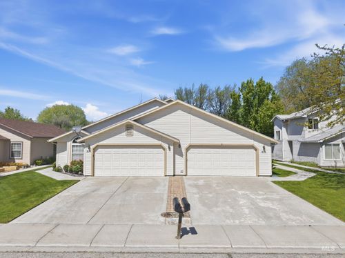 212 S Valley Dr, Nampa, ID, 83686-2979 | Card Image