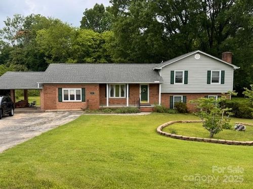 6561 Weldon Cir Nw, Concord, NC, 28027-8015 | Card Image