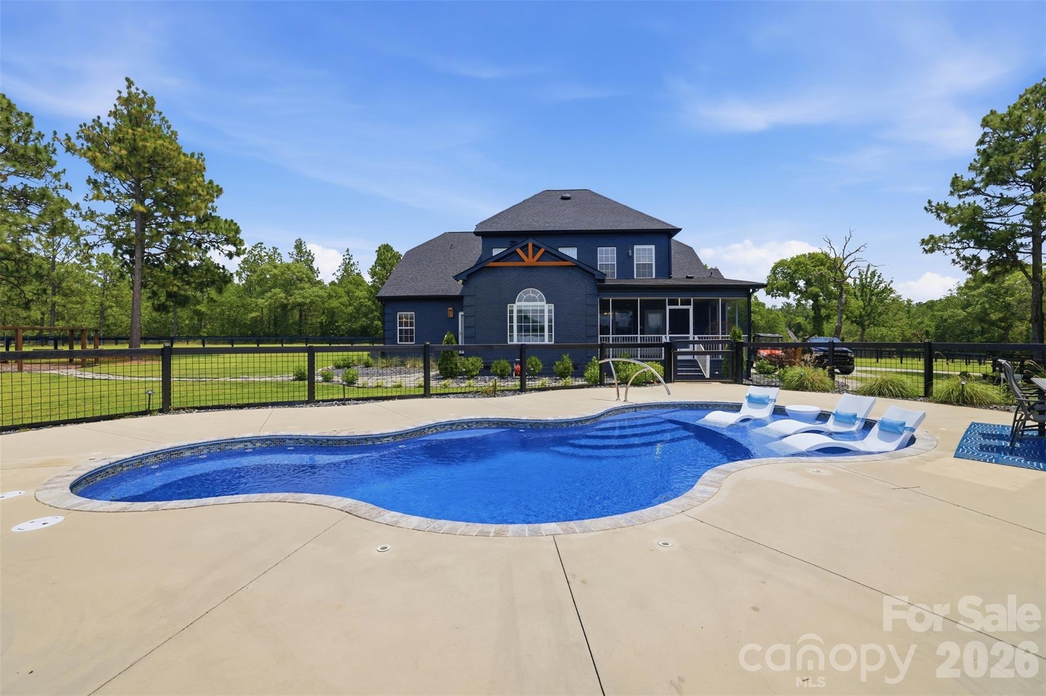 Land in Windsor 4
