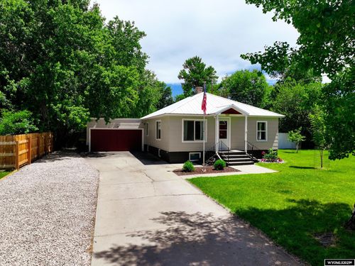936 4th St, Lander, WY, 82520-3722 | Card Image