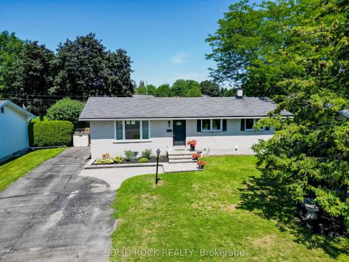 9 Stanwood Dr, Nepean, ON, K2G2Z1 | Card Image
