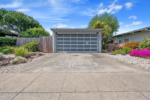 1611 Roberta Dr, San Mateo, CA, 94403-1026 | Card Image