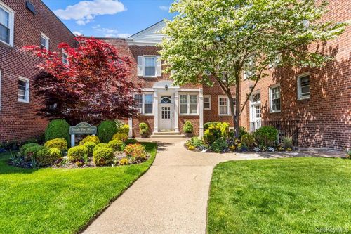 204-70 S Park Ave, Rockville Centre, NY, 11570-6165 | Card Image