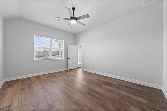 9709 Gladsome Path, House other with 3 bedrooms, 2 bathrooms and 4 parking in Manor TX | Image 6