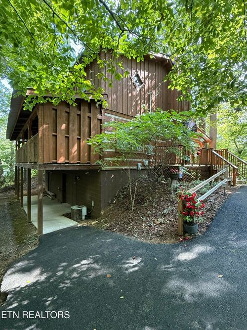 108 Timberwinds Way, Townsend, TN, 37882-2506 | Card Image