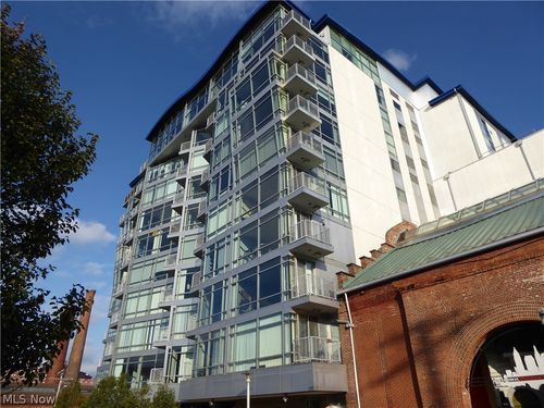 apt-412-1237 Washington Ave, Cleveland, OH, 44113-2362 | Card Image