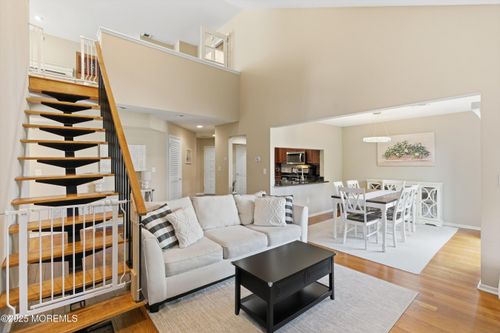 122 Quartz Ln, Paterson, NJ, 07501-3351 | Card Image