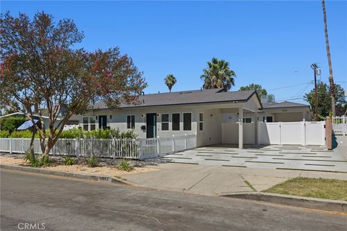 7647 1/2 Melvin Avenue, Reseda, CA, 91335 | Card Image