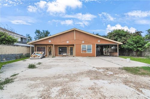 324 San Vicente Dr, Alamo, TX, 78516-9419 | Card Image