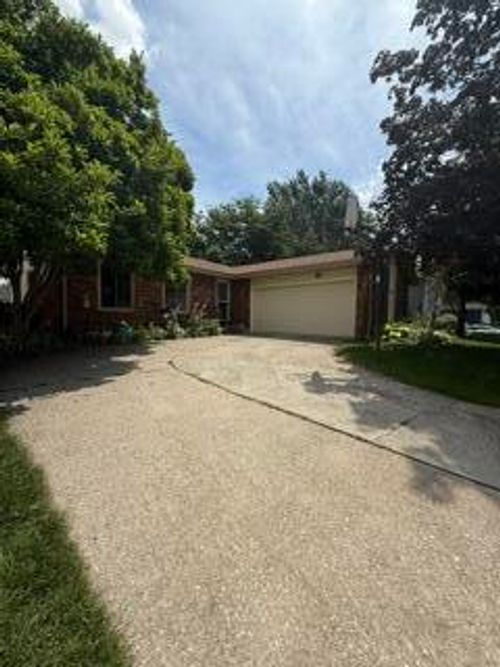 2309 Four Seasons Pkwy, Crown Point, IN, 46307 | Card Image