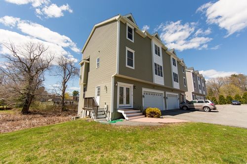 194 Oak St, Shrewsbury, MA, 01545-4392 | Card Image