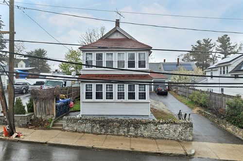 11 Oakland Ave, Methuen, MA, 01844-3723 | Card Image