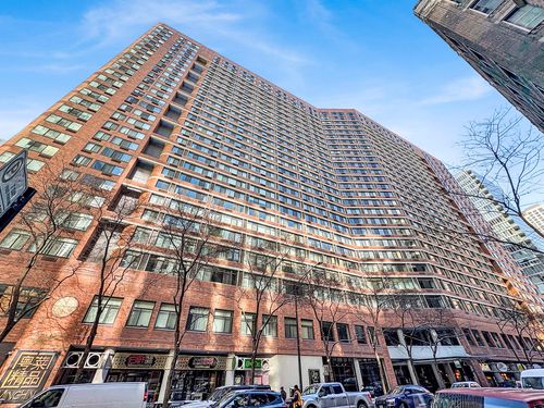 apt-809-211 E Ohio St, Chicago, IL, 60611-3225 | Card Image