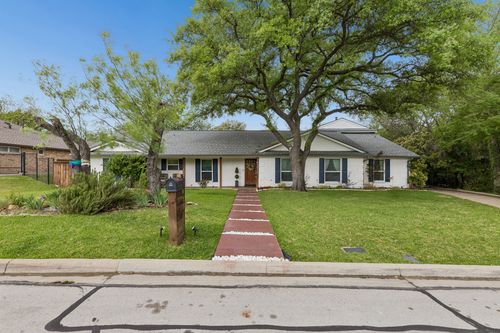14371 Olympic Dr, Farmers Branch, TX, 75234-3831 | Card Image