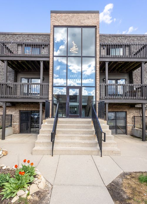 apt-n5-1420 Stonebridge Cir, Wheaton, IL, 60189-7191 | Card Image