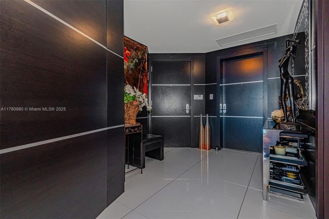 APT-1507 - 17001 Collins Ave, Condo with 1 bedrooms, 2 bathrooms and null parking in Sunny Isles Beach FL | Image 8