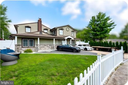 79 Gridiron Rd, LEVITTOWN, PA, 19057-3809 | Card Image