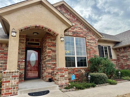 534 W Pine Rose Court Way, Mustang, OK, 73064-2504 | Card Image