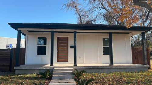 2526 Bethurum Ave, Dallas, TX, 75215-5129 | Card Image