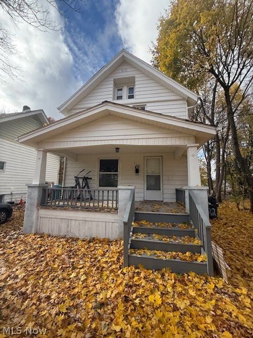 702 Grace Ave, Akron, OH, 44320-3747 | Card Image