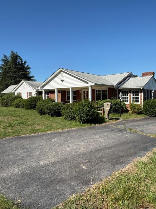412 Ringgold Rd, Danville, VA, 24586 | Card Image