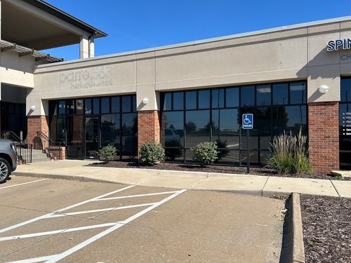 4917 Utica Ridge Rd, Davenport, IA, 52807-3063 | Card Image