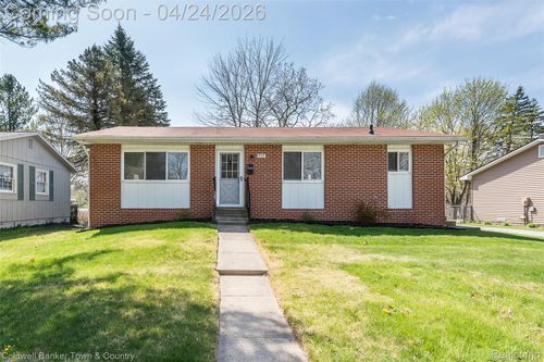 707 Glenwyth Rd, Brighton, MI, 48116-1715 | Card Image