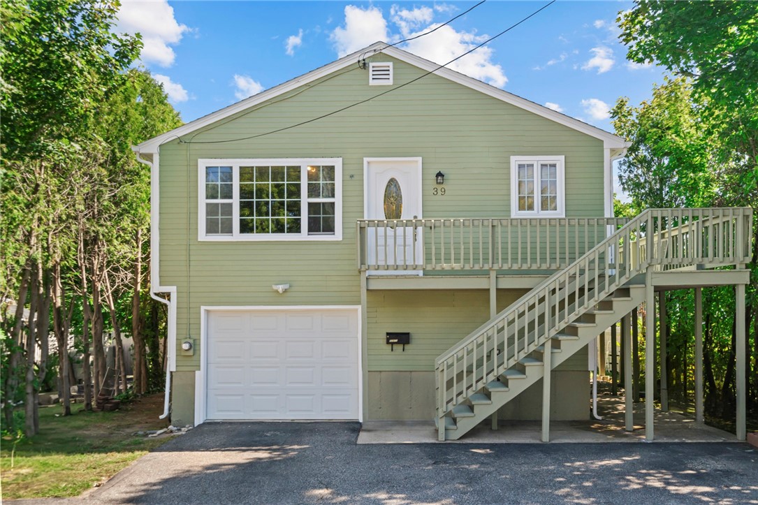 Prospect St, Bristol, RI 02809
