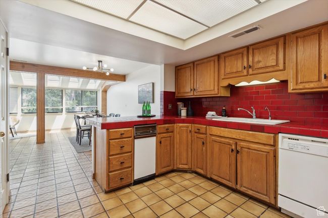 APT-505 - 1231 Brickyard Rd, Condo with 3 bedrooms, 3 bathrooms and 2 parking in Salt Lake City UT | Image 18