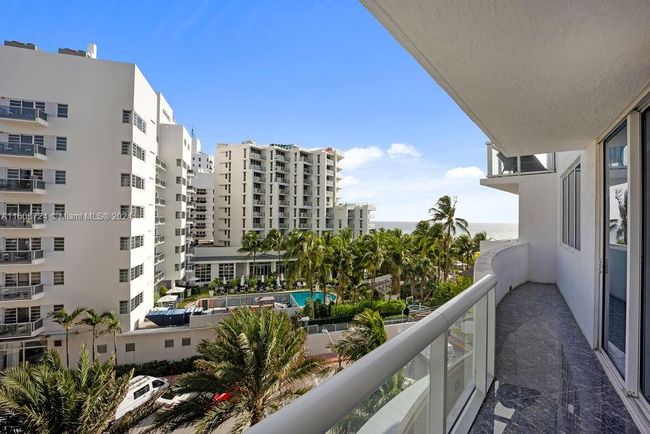 505 - 3801 Collins Ave, Condo with 3 bedrooms, 3 bathrooms and null parking in Miami Beach FL | Image 15