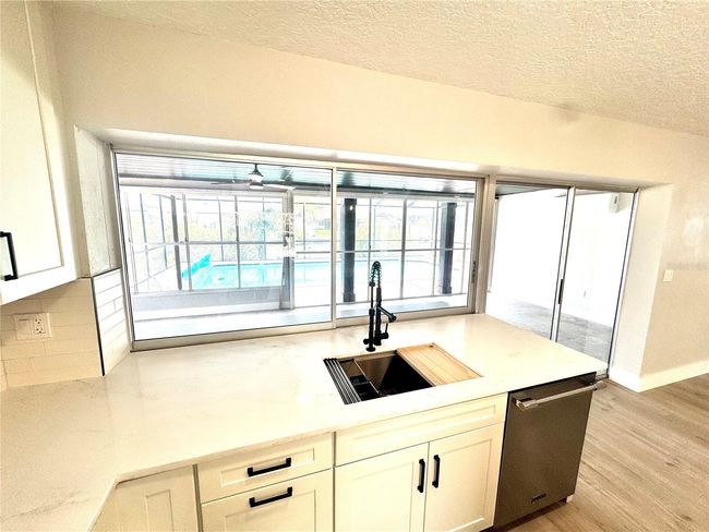 6524 Senegal Palm Way, House other with 3 bedrooms, 2 bathrooms and null parking in APOLLO BEACH FL | Image 13