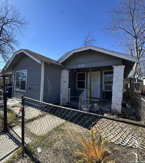 819 N Hamilton St, San Antonio, TX, 78207-2144 | Card Image