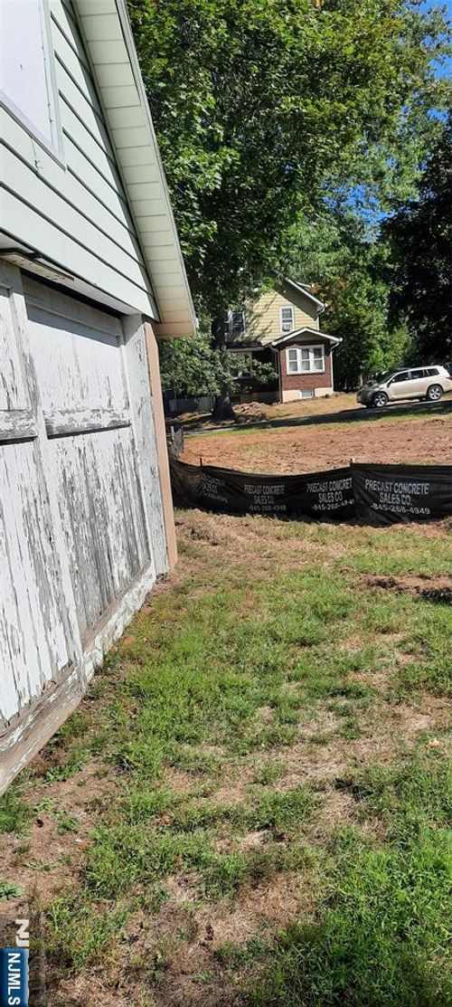 40 County Rd, Closter, NJ, 07624-3032 | Card Image