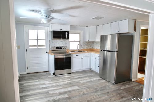 37 Russell St, Griswold, CT, 06351-1905 | Card Image