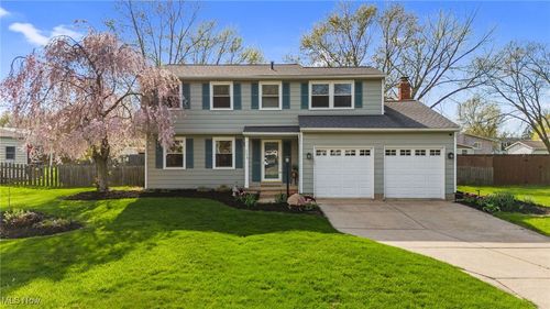 8376 Bernice Dr, Strongsville, OH, 44149-1021 | Card Image