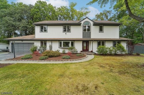 11 Nemic Ln, Whippany, NJ, 07981-1353 | Card Image