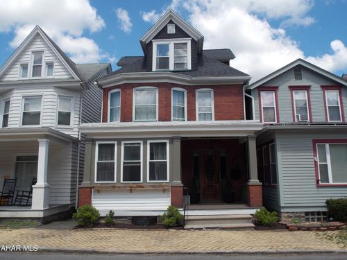 316 22nd Ave, Altoona, PA, 16601-4211 | Card Image