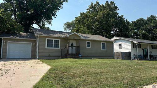 517 S Cottonwood St, Emporia, KS, 66801-4849 | Card Image