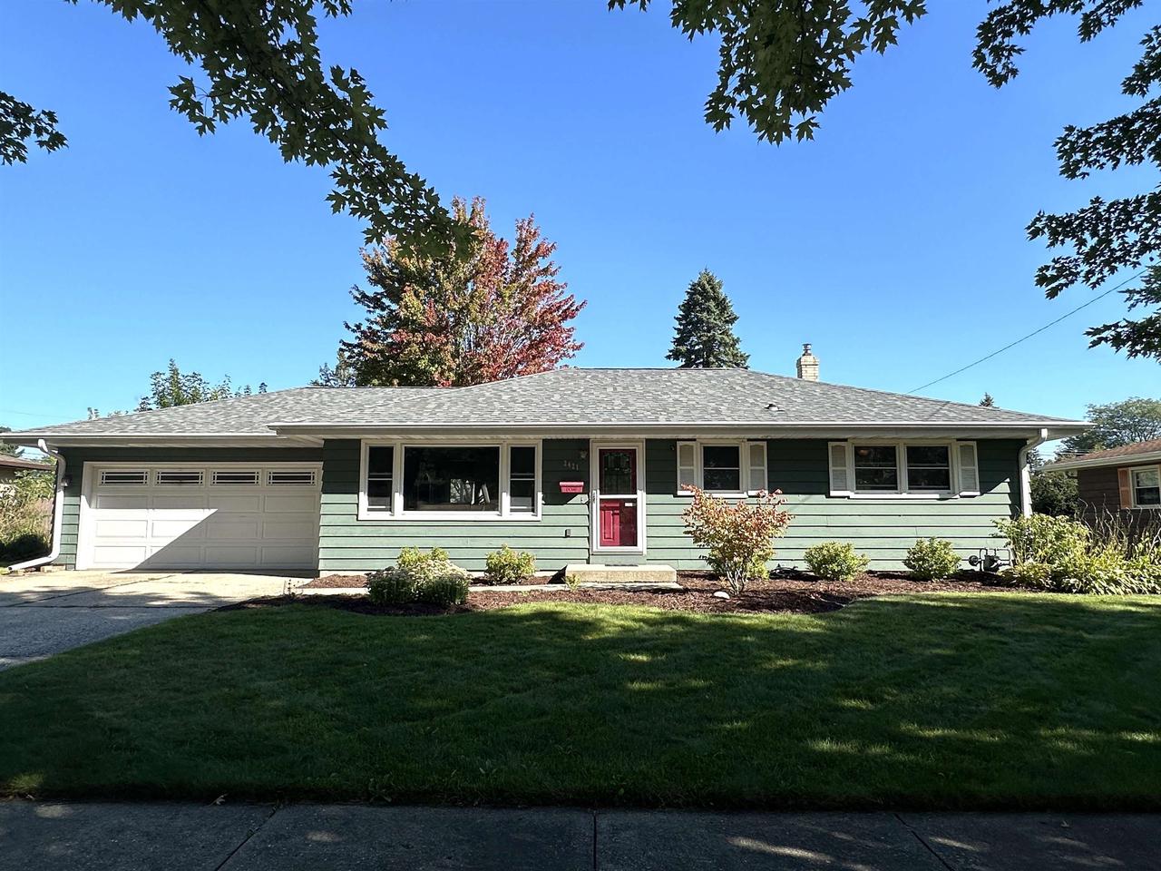 Hyacinth Ave, Janesville, WI 53545